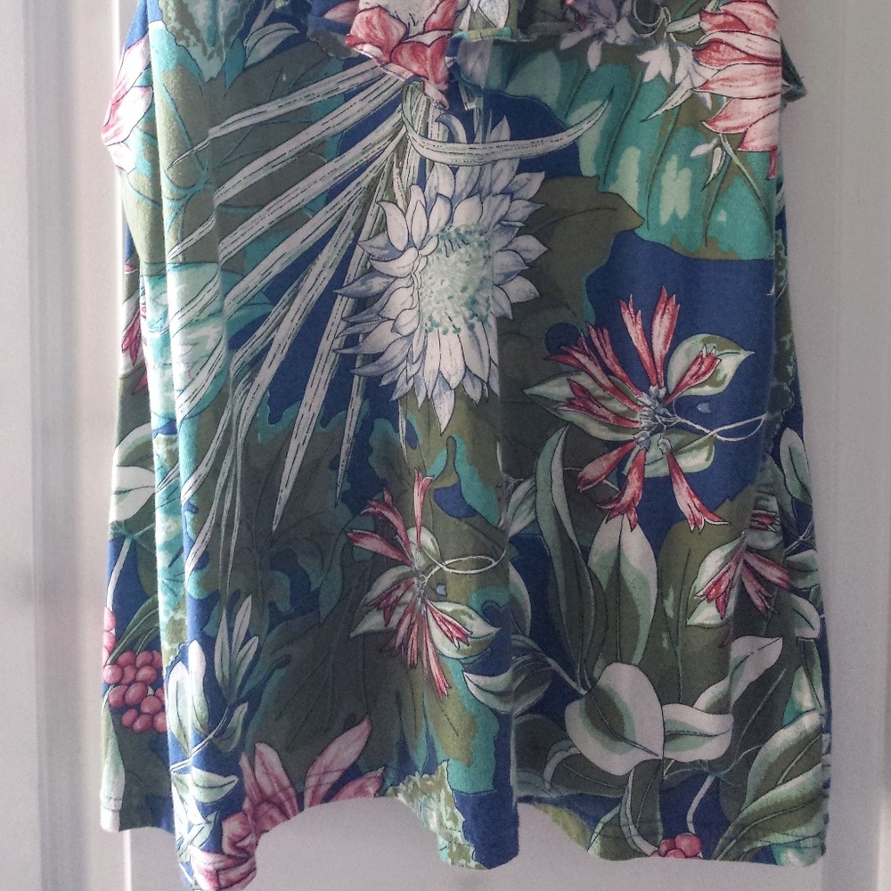 Tropical Ruffle Top - Picture 2 of 3